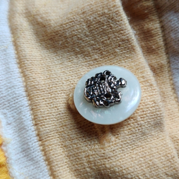 5/$25💖Nick & Mo Ruffle Cardigan - Picture 8 of 8